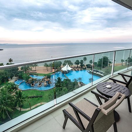 Movenpick Residences Pattaya With Ocean View Praia de Jomtien Exterior foto