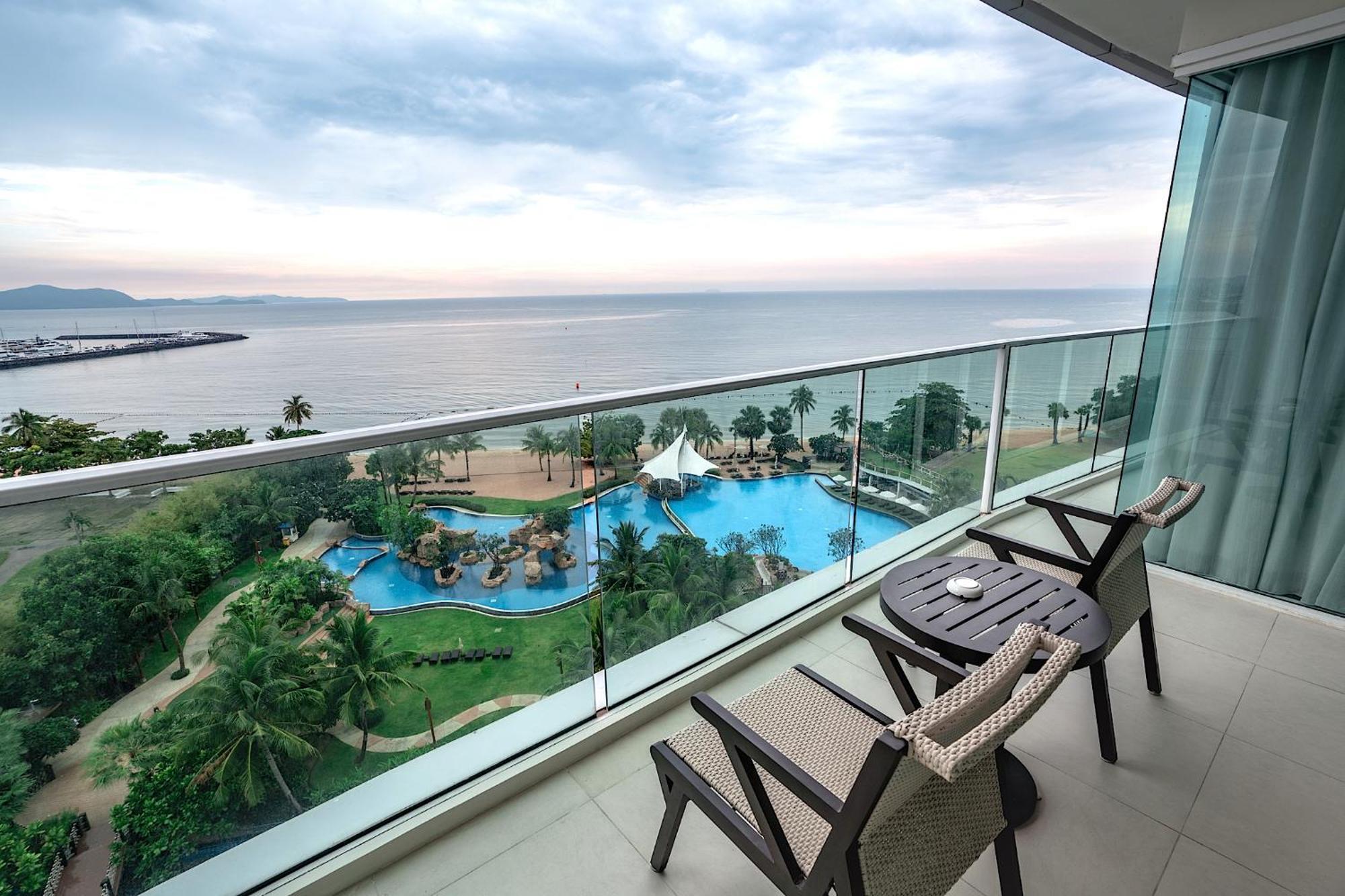 Movenpick Residences Pattaya With Ocean View Praia de Jomtien Exterior foto
