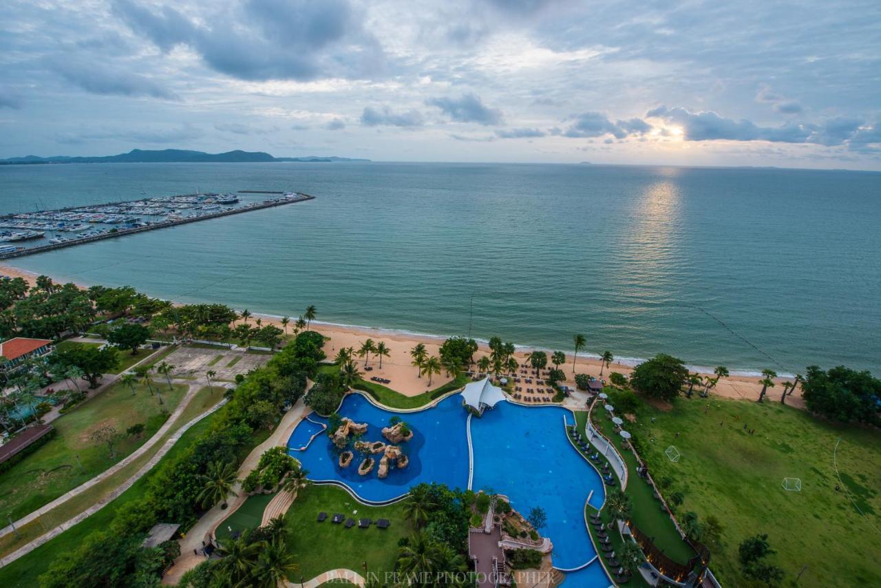 Movenpick Residences Pattaya With Ocean View Praia de Jomtien Exterior foto